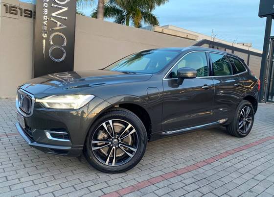 VOLVO XC60 2.0 T8 HYBRID MOMENTUM AWD GEARTRONIC VOLVO XC60 2.0 T8 HYBRID MOMENTUM AWD GEARTRONIC